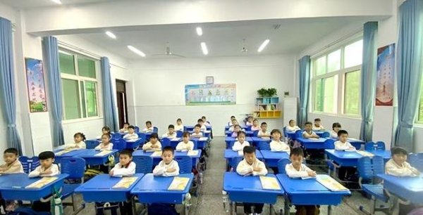 富通优配 一年级小学生站如松写字棒，1个月养成好习惯，你家孩子行吗？